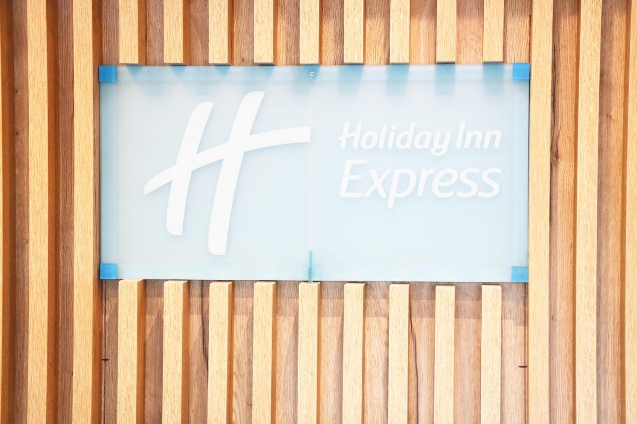 Holiday Inn Express, Chester Racecourse, An Ihg Hotel Extérieur photo